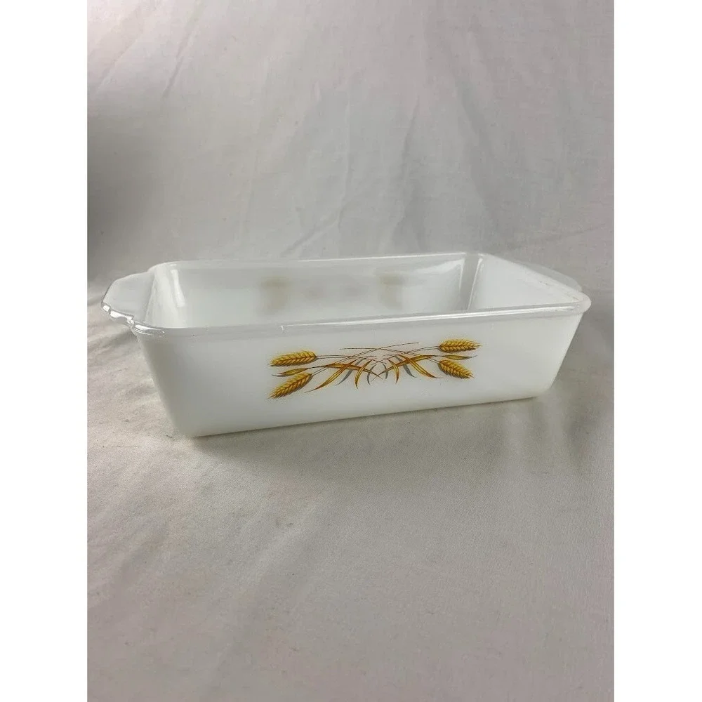 Vintage Fire King Harvest Wheat 1 QT Baking Dish Oven made in usa milk glass 409